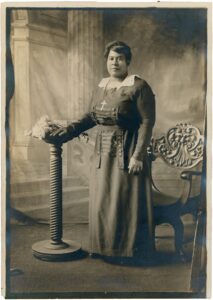 Black and white portrait of a woman